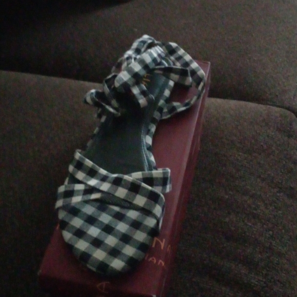 Sandals - Picture 2 of 3